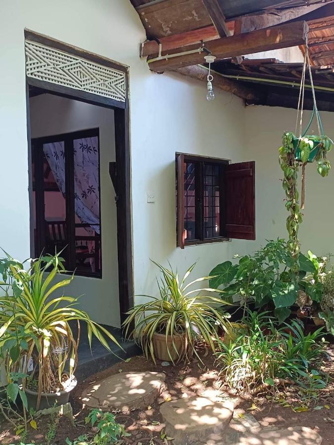 Mamisa Cafe, Home Stay Habarana Esterno foto